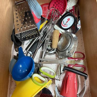 Contents Of Utensil Drawer
