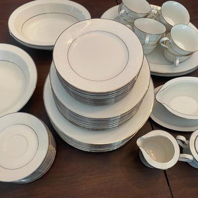 Noritake Ivory China - Marseille - 10 Pc. Place Setting PLUS Serving Dishes 