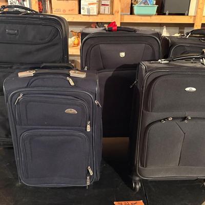 Luggage Pieces 