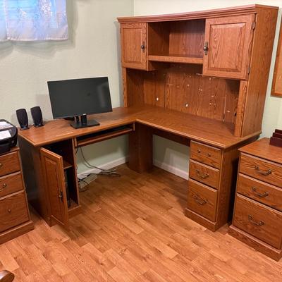Lenovo Computer, Monitor, Desk Unit