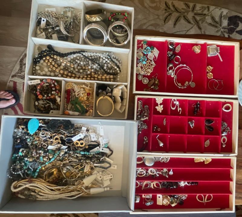 Sale Photo Thumbnail #34