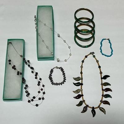 Freshwater Pearls & Natural Stone Jewelry