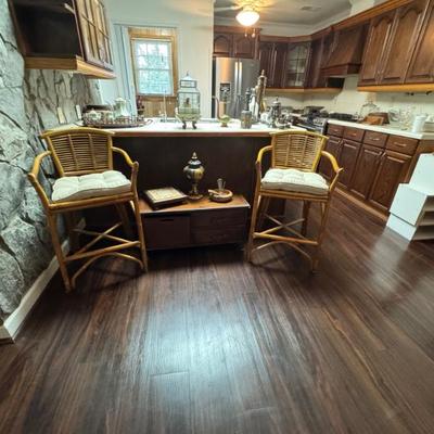 Both bar stools sold.
