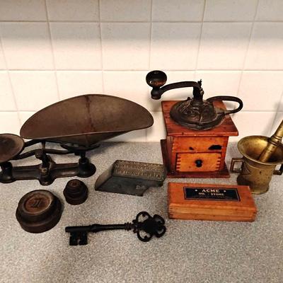 Antique & Vintage Housewares 