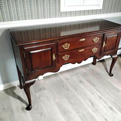 Queen Anne Style Sideboard 