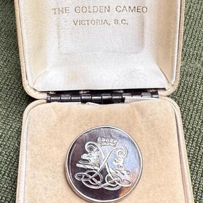 Sweetheart brooch argyle and sutherland highlanders