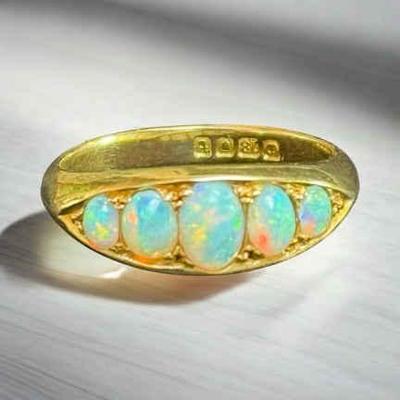 English 18k gold opal ring