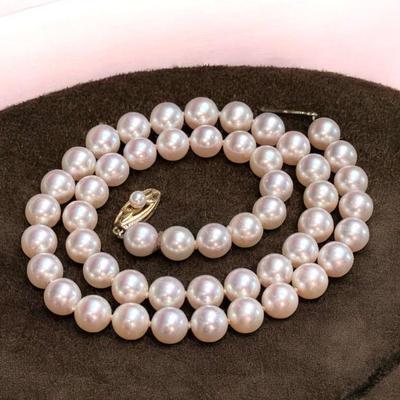Mikimoto pearl strand with gold clasp