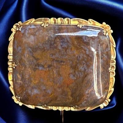 Agate 18 ct gold brooch