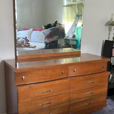 Bassett Furniture MCM Dresser with Mirror 
