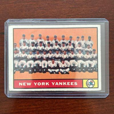 1961 Topps Baseball Card. New York Yankees Team Card