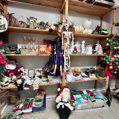 Sale Photo Thumbnail #144: Holiday