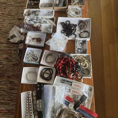 Sale Photo Thumbnail #182