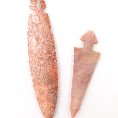 Sale Photo Thumbnail #21: Lot 20 hard carved modern native american arrowheads