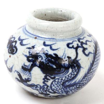 Sale Photo Thumbnail #283: Lot 282 chinese blue white cosmetic pot
