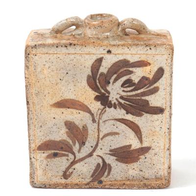 Sale Photo Thumbnail #284: Lot 283 beautiful antique korean flask