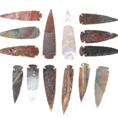 Sale Photo Thumbnail #17: Lot 16 great collection of fourteen arrowheads