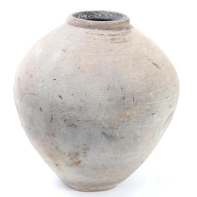 Sale Photo Thumbnail #334: Lot 333 wonderful ancient chinese tang dynasty storage pot