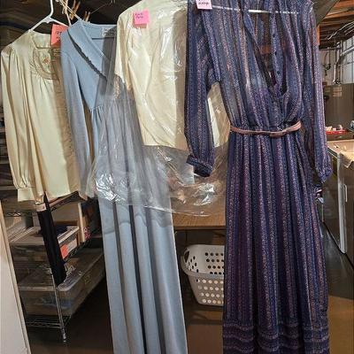 Vintage Women's Clothing 