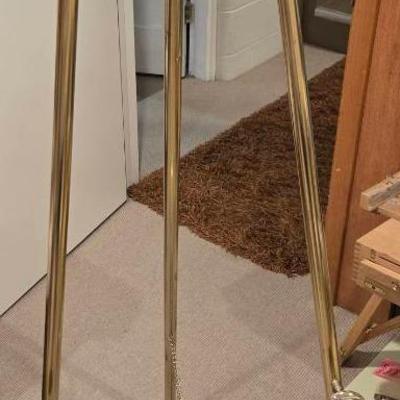 Golden Metal Hollow Easel 