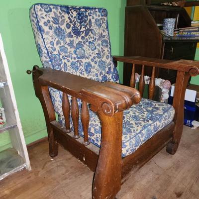 Sale Photo Thumbnail #5: Antique Morris recliner