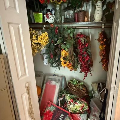 Holiday Decor Mystery Lot 