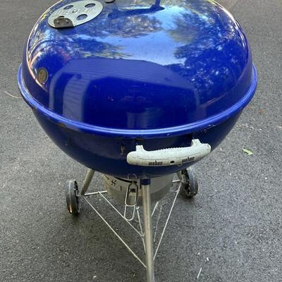Weber 23” Charcoal Grill With Cover & Charcoal Starter 