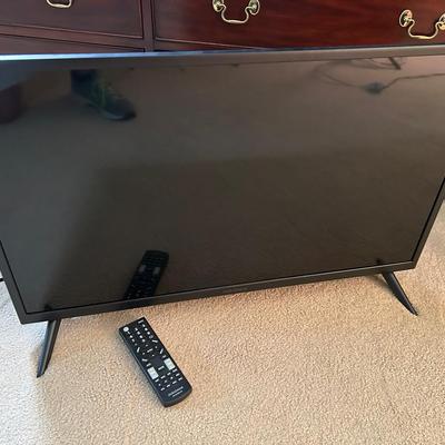 Insignia 31” Television With Remote 