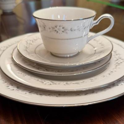 Noritake Ivory China “Heather” #7548