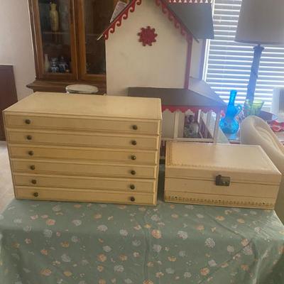 Sale Photo Thumbnail #148