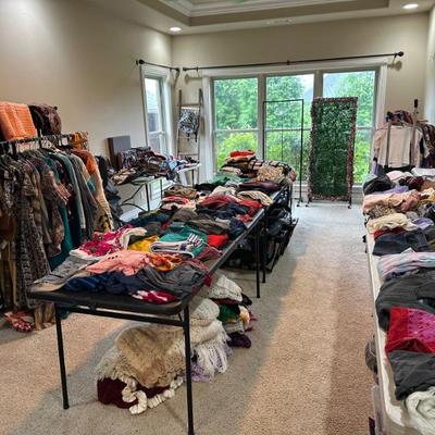 Sale Photo Thumbnail #146
