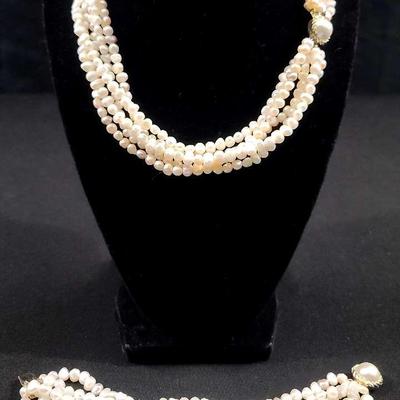 Freshwater Pearl Necklace and Bracelet Set from Winterthur Museum Store