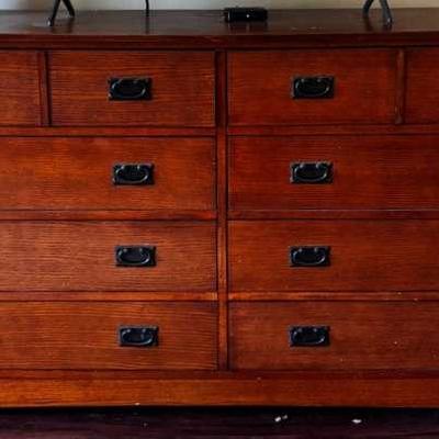 Stately 8-Drawer Solid Wood Dresser – Classic & Spacious Storage