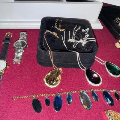 Sale Photo Thumbnail #27