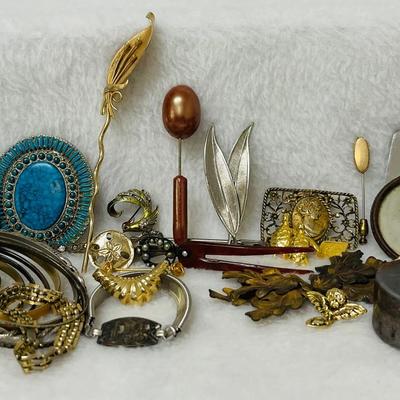 Vintage Fashion Jewelry and Accessories