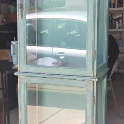 Em112 curio cabinet turquoise