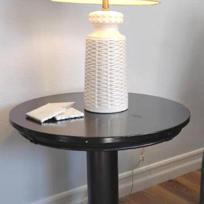 Em122 lamp and table