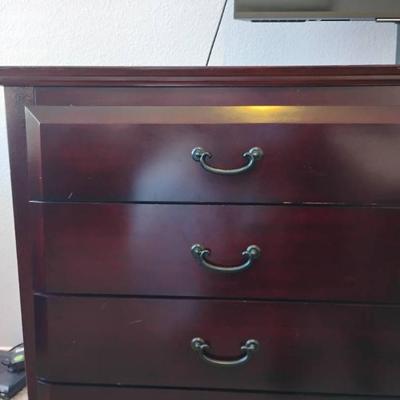 Em121 traditional wood drawer dressers