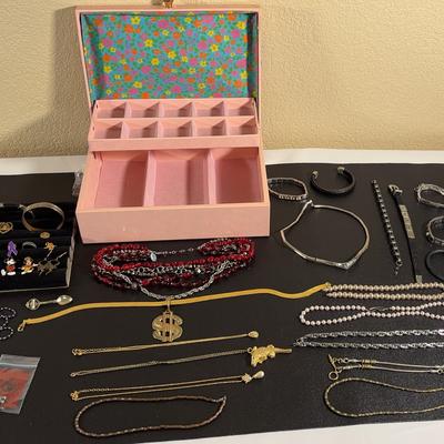 Unmarked  Sorted Jewelry Lot#2