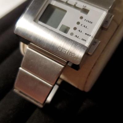 Rare Seiko "Nooka" Early Model Timetron W524-4a00 Lot 15 Retail $1100  Reserve - $500
