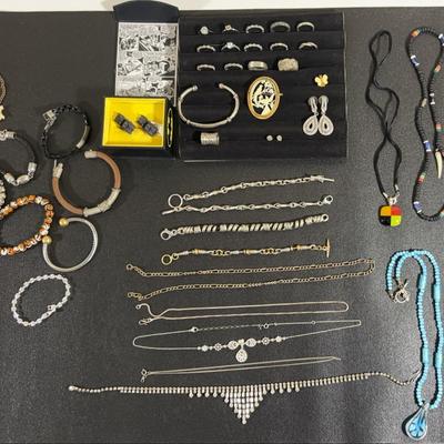 Unmarked Sorted Jewelry 