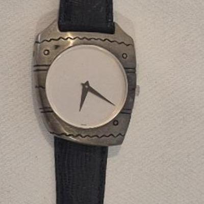 Lisa Jenks LJ01397. Retail $120. LOT 28 - Reserve $50