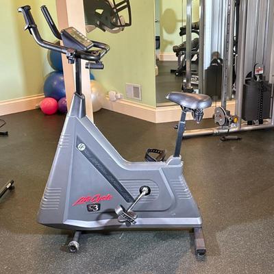 LIFE FITNESS C3 STATIONARY BIKE | Having contoured upright riding position and a large cushioned seat. Self-powered, doesn’t require...