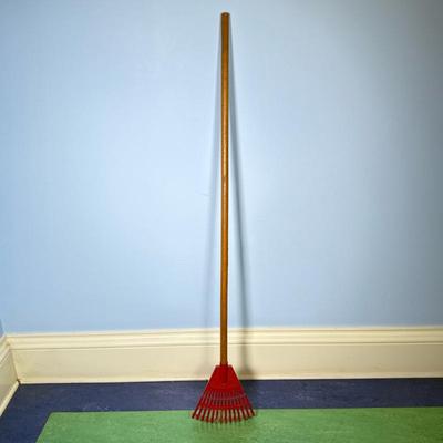 Shrub Rake | For cleaning out debris from under hedges/shrubs. Wood handle, plastic rake. Dimensions: l. 48 in
