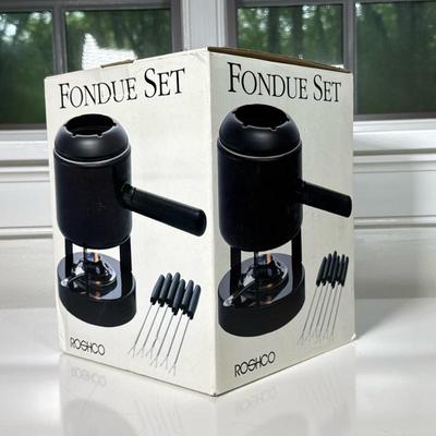 Fondue Pot in Box | Roscoe Fondue set with porcelain enamel on steel pot and alcohol burner. Fondue forks missing. - h. 10 x w. 8 x l. 8 in
