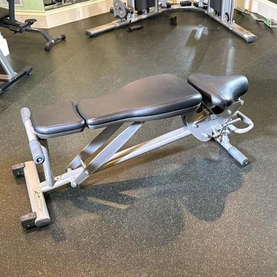 Life Fitness Signature Series Multi-Adjustable Bench | Adjustable weight bench - h. 42.5 x w. 52 x l. 52 x d. 20.5 in (full upright)
