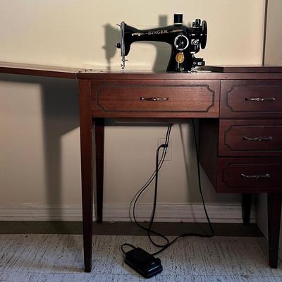 Vintage Singer Sewing Machine 