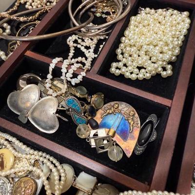 Sale Photo Thumbnail #381
