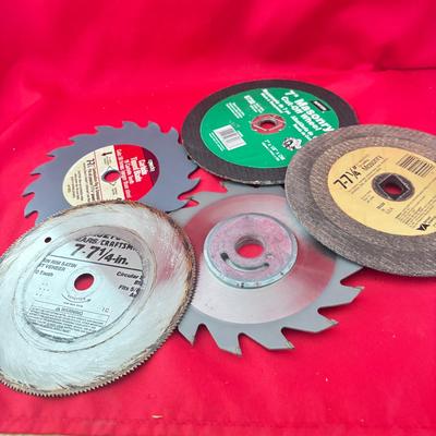 Assortment Of Circular Saw Blades