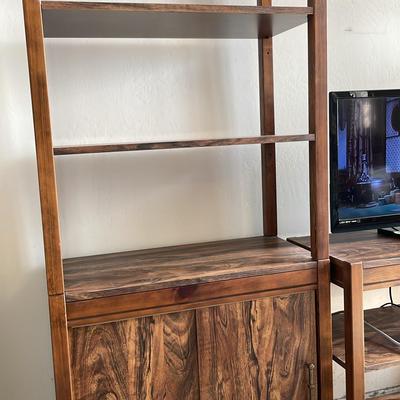 3 Shelf & 2 Door Cabinet With 2 Shelves 